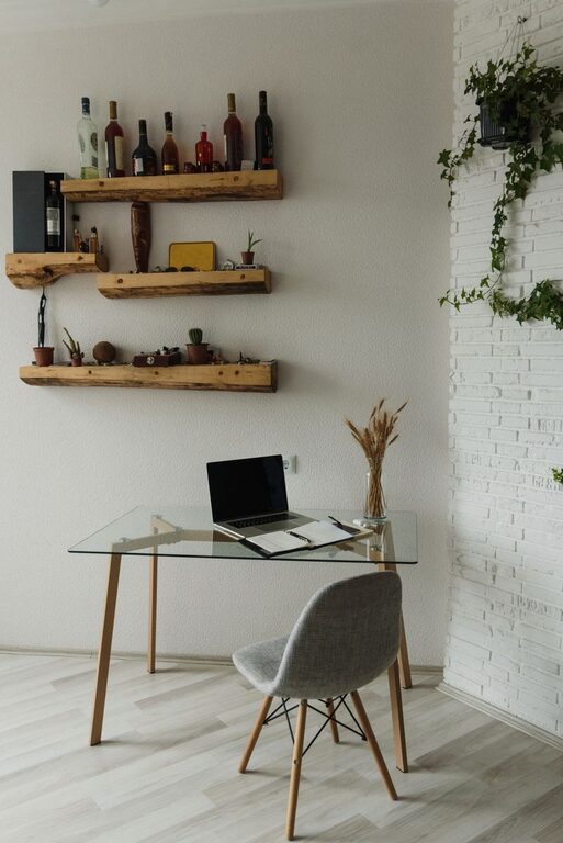 Tips for Creating a Cozy and Organized Home Office Space